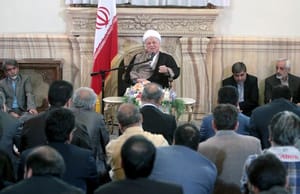 هاشمی رفسنجانی: سانسورچی ها بدانند دل مردم با حقیقت همراه است