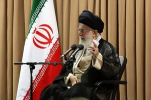 رهبر ایران: به تیم مذاکره کننده هسته ای اعتماد دارم