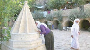 ایزدی ها چه کسانی هستند؟