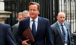 پرسش و پاسخ استراو و کامرون درباره بازگشایی سفارتهای ایران و بریتانیا