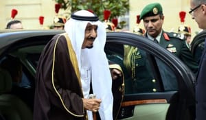 گفتگوی ولیعهد سعودی با مقامات بلندپایه فرانسه