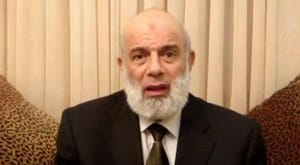 پس از تسلیت گفتن جماعت به فرانسه یکی از رهبران اخوان آنها را به خیانت متهم می کند