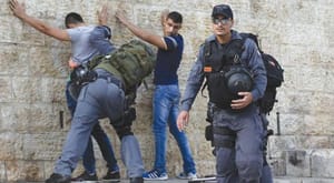 تصمیم اسرائیل برای قرار دادن تمام مردم فلسطین در شمار «مظنونان»