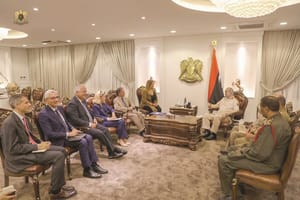 حفتر قطر را به ایجاد فتنه میان لیبى و الجزایر متهم کرد