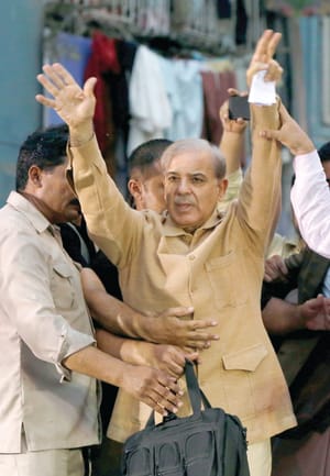 دستور پاکستان برای تعطیلی ۱۸ سازمان امدادرسان بین‌المللی