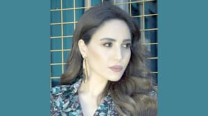 «سیاه و سفید» عبیر نعمه، نمایش موسیقایی که ما را به روزگار هنر زیبا می‌برد