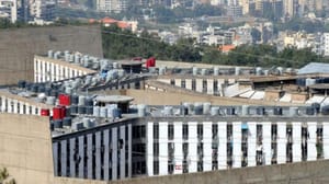 زندانیان زندان رومیه لبنان در دو بند تنگ و کوچک از خواب محرومند