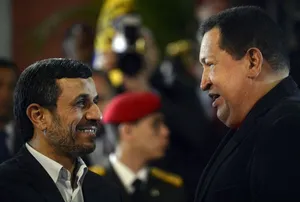 پشت لبخند
