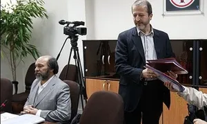 “میرزاده” جای “دانشجو” به دانشگاه آزاد رفت