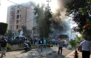 دو انفجار شدید در مقابل سفارت ایران در بیروت