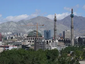 مناره ها در تهران برافراشته می شوند