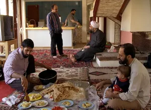 حجاب و حکومت اسلامی در بحث با چند روحانی