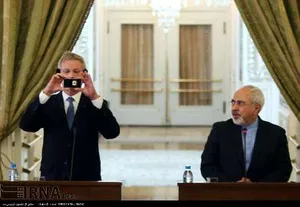 خبرنگاران ایرانی سوژه عکاسی وزیر امورخارجه سوئد شدند