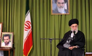 آیت‌الله خامنه‌ای: مذاکرات هسته‌ای باید ادامه یابد