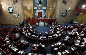 جنجال بر سر احتمال نامزدی هاشمی رفسنجانی برای ریاست مجلس خبرگان ایران